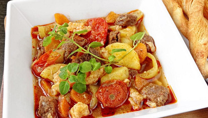 Hustá maďarská gulášová polévka