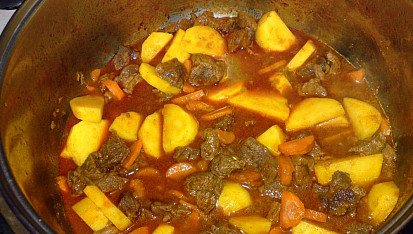 Hustá maďarská gulášová polévka