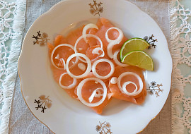 Jednoduché carpaccio z uzeného lososa
