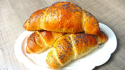 Kynuté loupáky sypané mákem