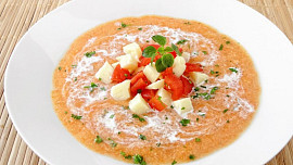 Orientální polévka z červené čočky