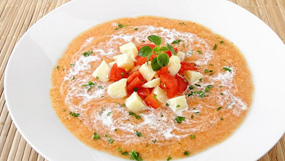 Orientální polévka z červené čočky