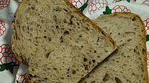 Pšenično žitný kváskový semínkový chléb