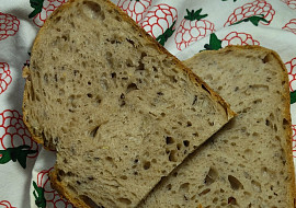Pšenično žitný kváskový semínkový chléb