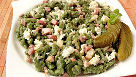 Špenátové halušky se slaninou a brynzou