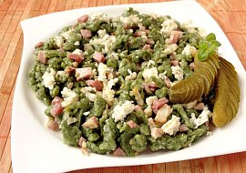 Špenátové halušky se slaninou a brynzou