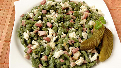 Špenátové halušky se slaninou a brynzou