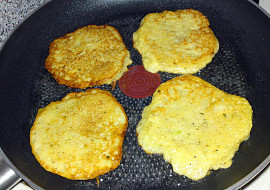 Vepřové medailonky s bramboráčky a oštěpkom