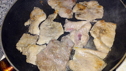 Vepřové medailonky s bramboráčky a oštěpkom