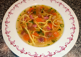 Vývar z  kuřecích skeletů a kachních drobů