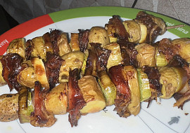 Bramborové špízy se slaninou