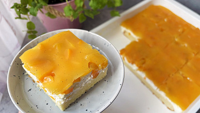 Broskvové řezy s pudinkovou polevou