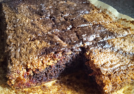 Červenořepná buchta s chutí jahody