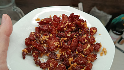 Česnekové škvarky