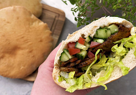 Domácí gyros z mletého masa