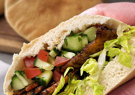 Domácí gyros z mletého masa