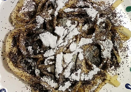 Domácí nudle s mákem