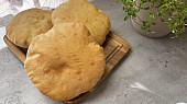 Domácí pita chleba