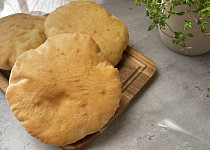 Domácí pita chleba