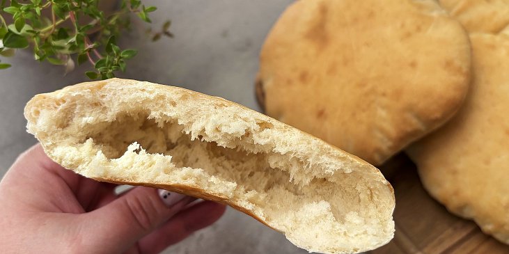 Domácí pita chleba