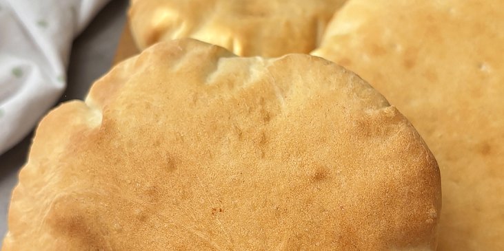 Domácí pita chleba