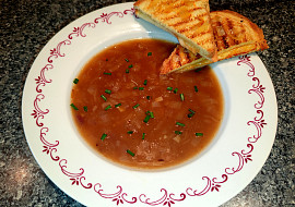 Francouzská cibulačka s tousty