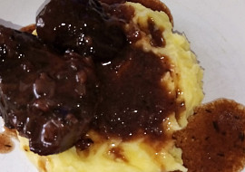 Hovězí líčka se šípkovou (osso buco se šípkovou)