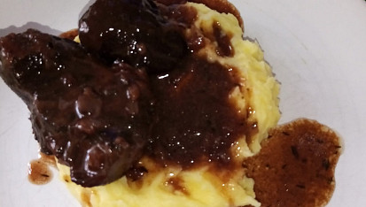 Hovězí líčka se šípkovou, osso buco se šípkovou