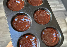 Datlové košíčky s arašídovým máslem