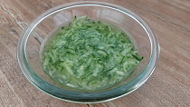 Rychlý okurkový salát