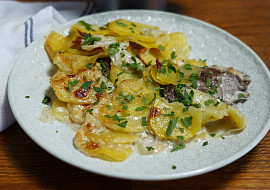 Zapečené kotlety z jednoho pekáčku podle Báry Basikové