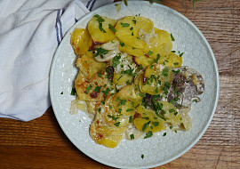 Zapečené kotlety z jednoho pekáčku podle Báry Basikové