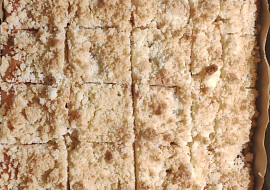 Hrnkový koláč s rebarborou