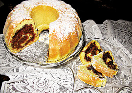 Kynutá bábovka s kokosovou náplní