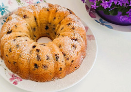 Tvarohová bábovka s borůvkami podle Petry Burianové