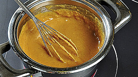 Zapečenky s pivní pomazánkou a křenem