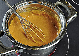 Zapečenky s pivní pomazánkou a křenem