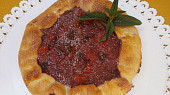 Galetka s rebarborou a jahodami z remosky