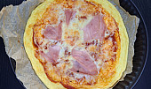 Pizza z cottage a vajec (bez mouky)
