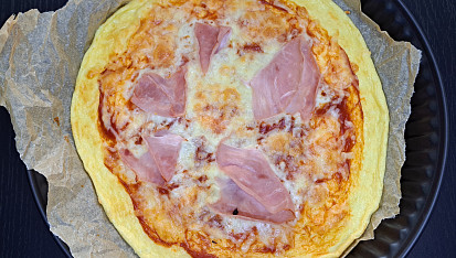 Pizza z cottage a vajec (bez mouky)