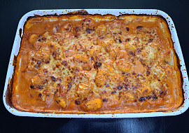 Jednoduché zapečené gnocchi s kuřecím masem z jednoho pekáče