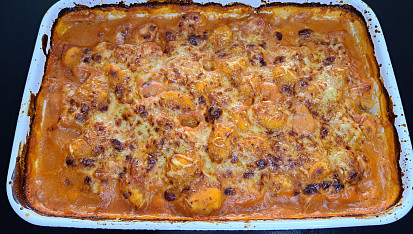 Jednoduché zapečené gnocchi s kuřecím masem z jednoho pekáče