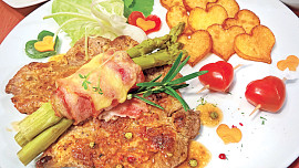 Vepřový steak s gratinovaným chřestem
