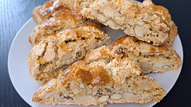 Italské mandlové sušenky - Cantuccini