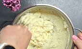 Krupicové noky s rebarborovou omáčkou