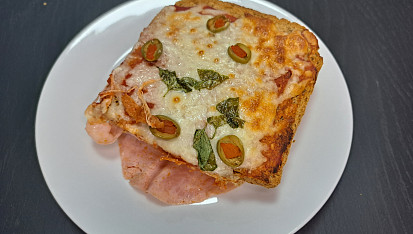Toustová  "pizza" - rychlá večeře