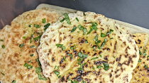 Jogurtový flatbread z pánve