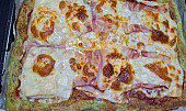 Pizza na cuketovém těstě bez mouky