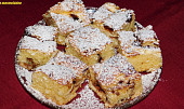 Prosedlá buchta s tvarohem a povidly (Místo povidel jsem dala jahodovou a rybízovou marmeládu...)