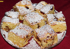 Prosedlá buchta s tvarohem a povidly (Místo povidel jsem dala jahodovou a rybízovou marmeládu...)